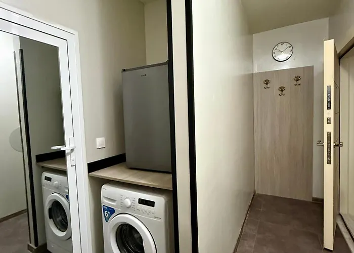 Maxi & Private Parking Included